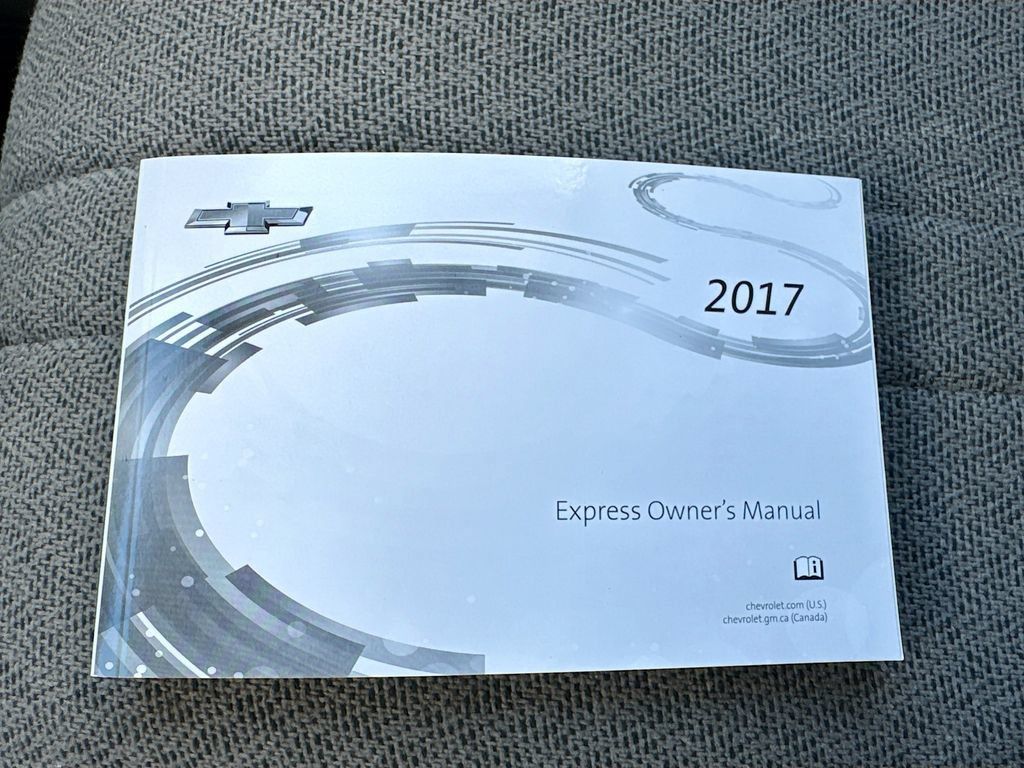 Used 2017 Chevrolet Express 3500 w/ Chrome Appearance Package RWD image 14