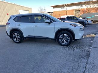 Used 2022 Nissan Rogue SV video 2