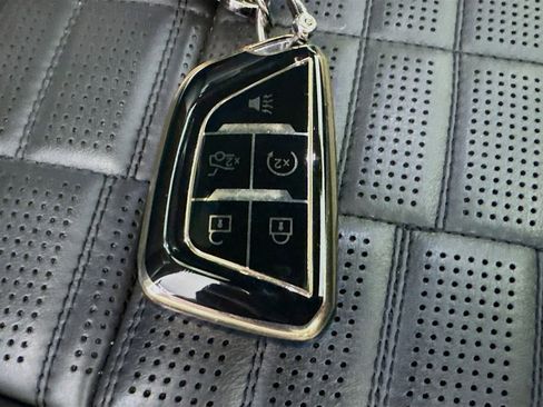 Used 2023 Cadillac Escalade Sport Platinum w/ LPO, ONYX Package image 40