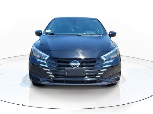 Used 2025 Nissan Versa SV FWD image 2