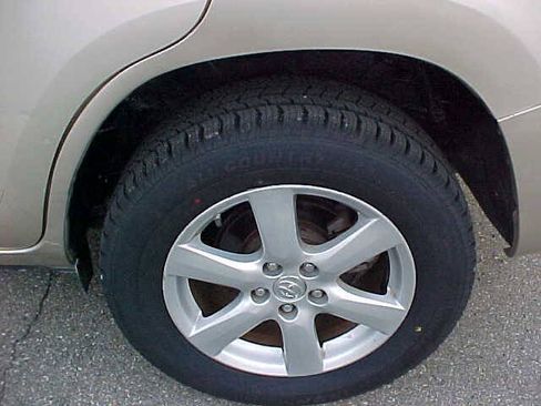 Used 2006 Toyota RAV4 Limited AWD/4WD image 3