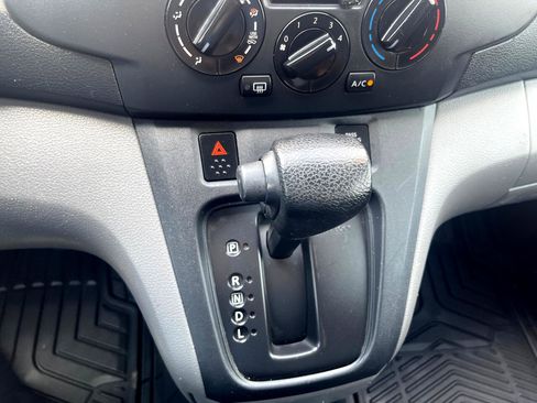 Used 2014 Nissan NV200 SV w/ Technology Package image 19