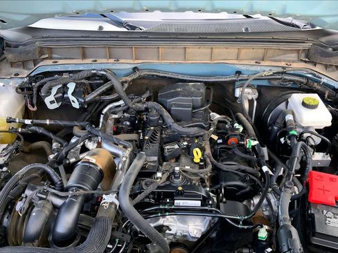 Used 2023 Ford Bronco Badlands image 32