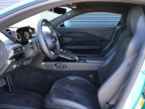 Used 2025 Aston Martin V8 Vantage Coupe RWD image 20