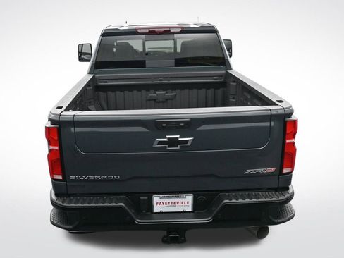 Used 2025 Chevrolet Silverado 2500 ZR2 w/ Technology Package image 25