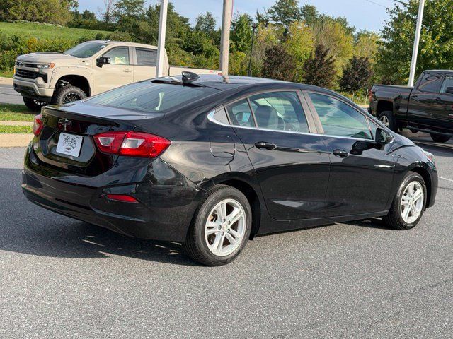 Used 2018 Chevrolet Cruze LT w/ Convenience Package FWD image 12