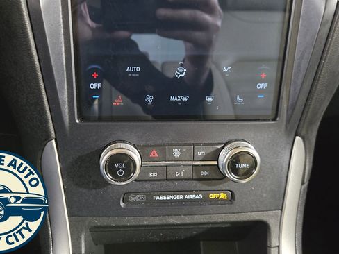 Used 2023 Ford Edge SEL image 15