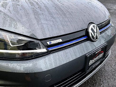 Used 2018 Volkswagen e-Golf SE w/ DC Fast Charging Package image 33