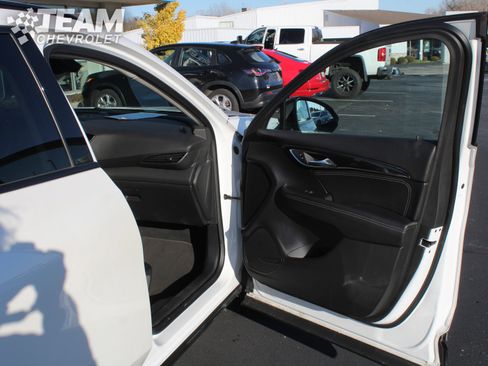 Used 2023 Buick Envision Essence w/ Sport Touring Package image 27