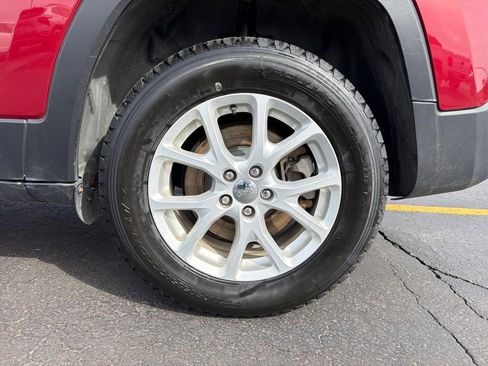 Used 2017 Jeep Cherokee Latitude w/ Comfort/Convenience Group image 23