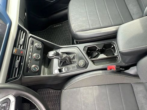 Used 2022 Volkswagen Taos SE image 25