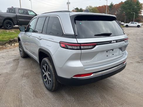 New 2025 Jeep Grand Cherokee Limited image 5