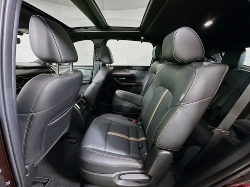 Used 2024 MAZDA CX-90 3.3 Turbo S w/ Premium Package image 17