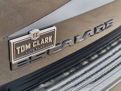 Certified 2024 Cadillac Escalade Sport w/ LPO, ONYX Package image 31