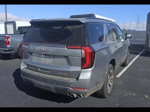 Used 2025 GMC Yukon AT4 AWD/4WD image 10