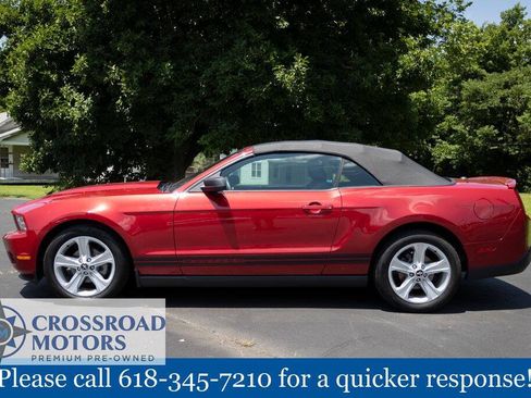 Used 2010 Ford Mustang Convertible RWD image 2