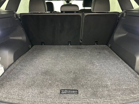 Used 2025 Volkswagen Atlas Cross Sport SEL Premium R-Line image 32