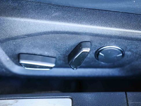 Used 2017 Ford Fusion Energi Titanium image 27