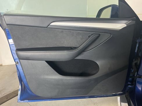 Used 2023 Tesla Model Y Long Range image 26