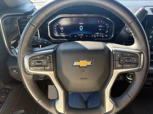 Used 2025 Chevrolet Silverado 2500 LT image 9