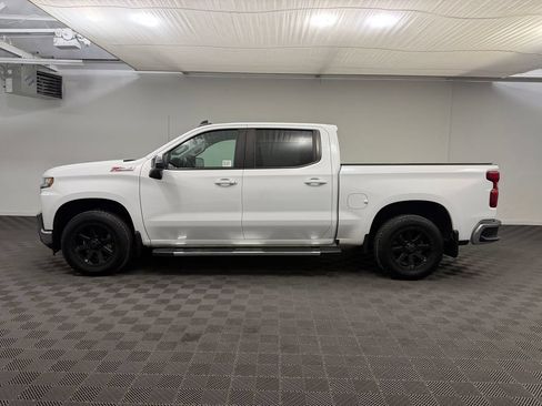 Used 2022 Chevrolet Silverado 1500 LT AWD/4WD image 2