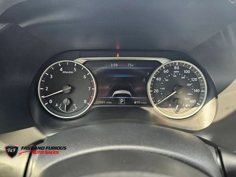 Used 2022 Nissan Sentra SV w/ Lighting Package FWD image 11