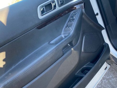 Used 2015 Ford Explorer Limited w/ Equipment Group 302A FWD image 18