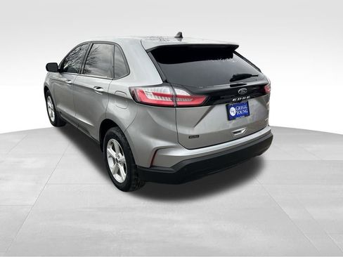 Used 2021 Ford Edge SE image 4