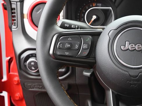 Used 2024 Jeep Gladiator Sport image 30