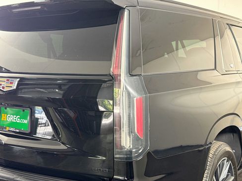 Used 2022 Cadillac Escalade ESV Sport Platinum RWD image 34