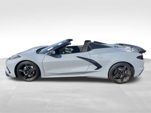 Used 2025 Chevrolet Corvette Stingray Preferred Conv w/ Z51 Performance Package RWD image 43