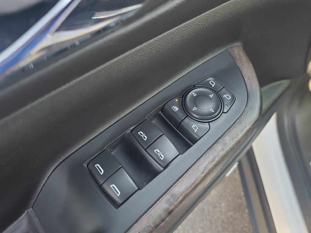 Used 2023 GMC Acadia Denali FWD image 25