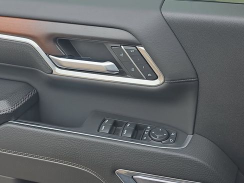 Used 2024 GMC Sierra 2500 Denali w/ Denali Reserve Package image 30