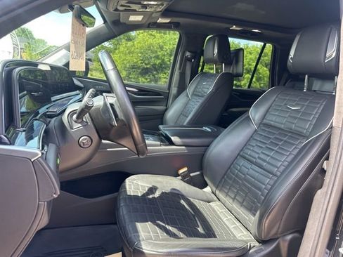 Used 2023 Cadillac Escalade V AWD/4WD image 15