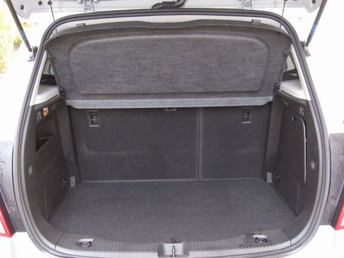 Used 2022 Chevrolet Trax LT w/ LT Convenience Package image 19