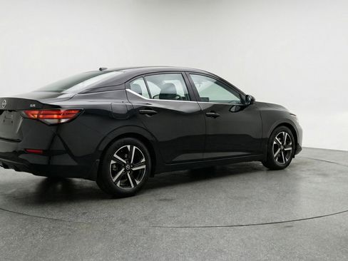 Used 2025 Nissan Sentra SV image 9
