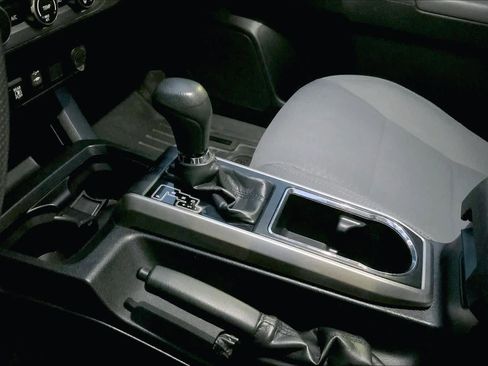 Used 2019 Toyota Tacoma SR5 image 16