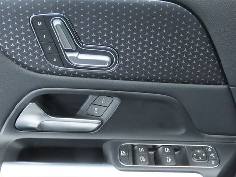 Certified 2025 Mercedes-Benz GLA 250 image 23