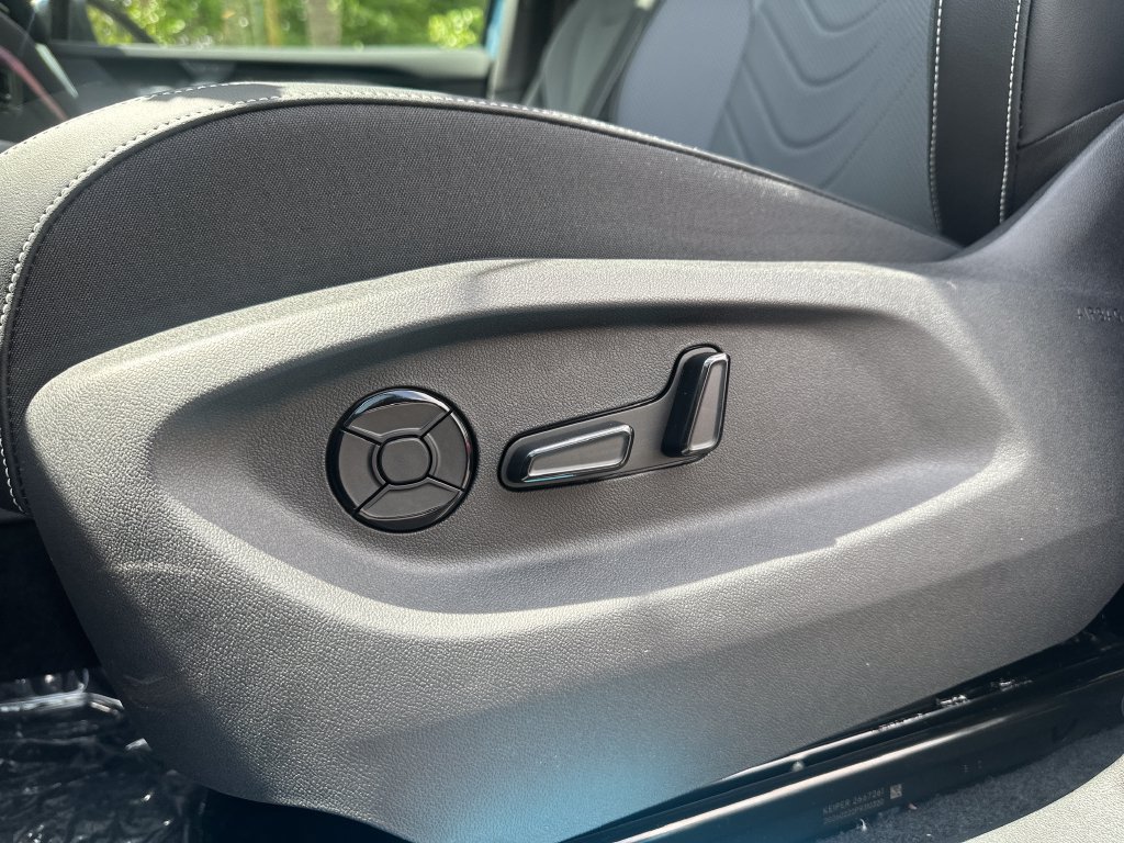New 2026 Volkswagen Tiguan SE R-Line AWD/4WD image 9