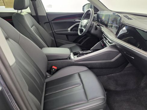 Used 2025 Audi Q5 Premium w/ Convenience Package AWD/4WD image 29