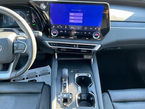 Used 2024 Lexus RX 350 image 11