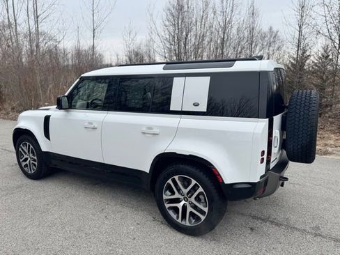 Used 2024 Land Rover Defender 110 X-Dynamic SE image 8