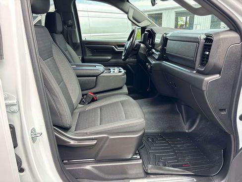 Used 2023 Chevrolet Silverado 1500 LT AWD/4WD image 15