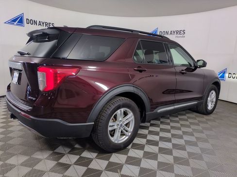 Used 2022 Ford Explorer XLT w/ Equipment Group 202A AWD/4WD image 5