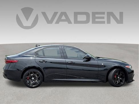 Used 2022 Alfa Romeo Giulia Ti AWD/4WD image 23