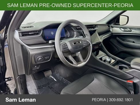 Used 2024 Jeep Grand Cherokee L Laredo RWD image 9