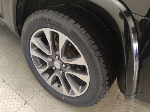 Used 2018 Jeep Grand Cherokee Overland AWD/4WD image 31