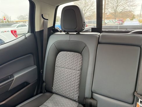 Used 2020 Chevrolet Colorado Z71 image 12