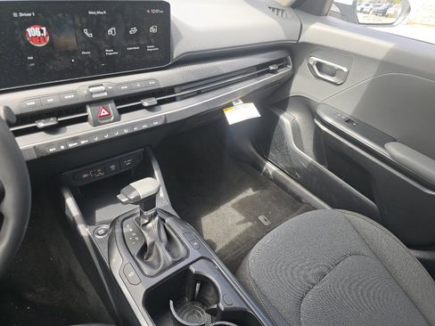 Used 2025 Kia K4 FWD image 29
