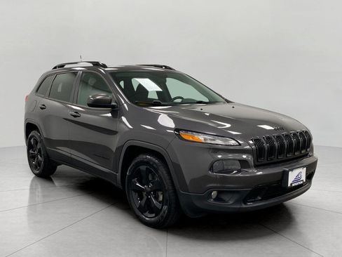 Used 2016 Jeep Cherokee Latitude w/ Comfort/Convenience Group AWD/4WD image 1